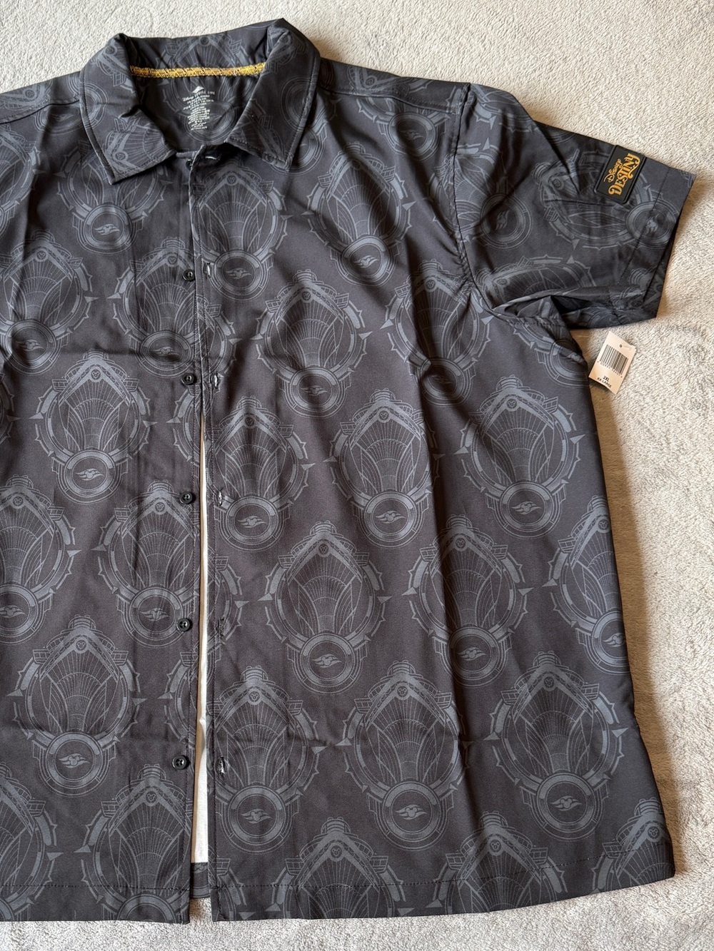 Disney Cruise Line Men’s Black Short-Sleeve Button-Up Shirt